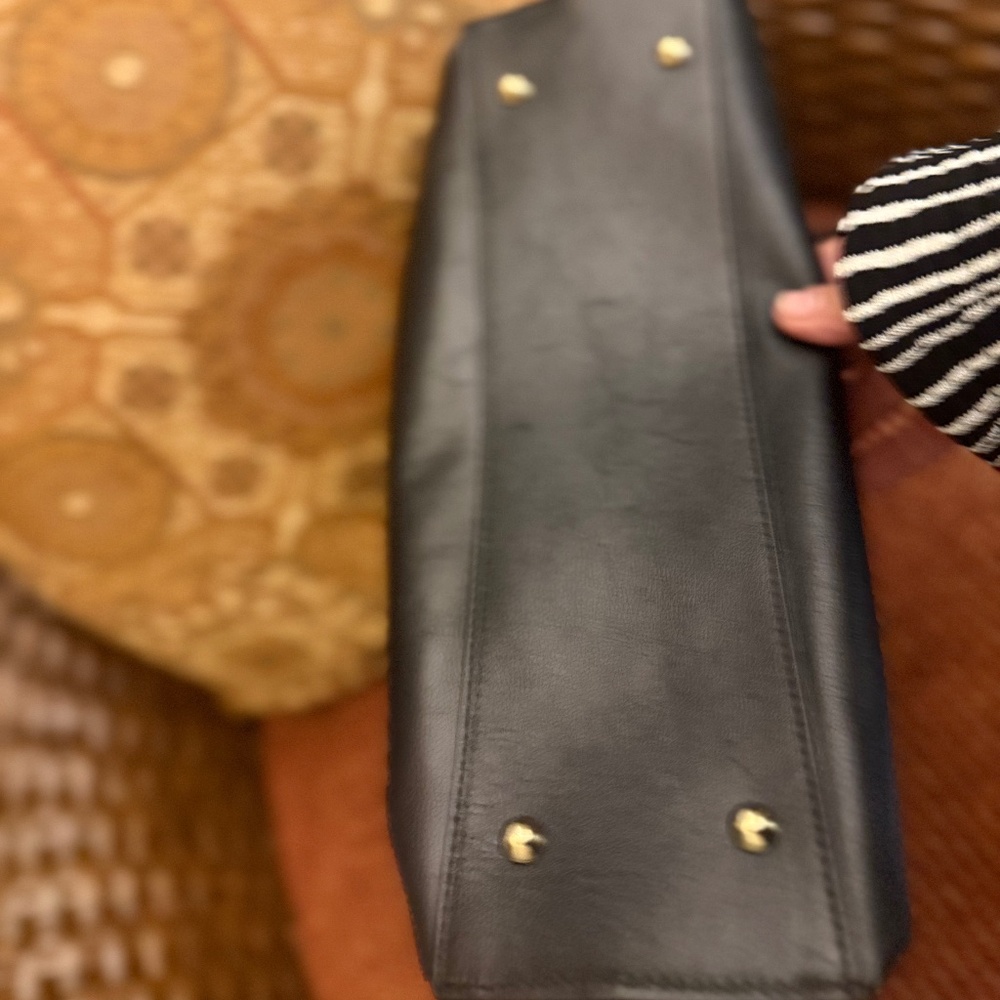 ANNA PAOLA, BLACK LEATHER BONNIE TOTE - Picture 8 of 9